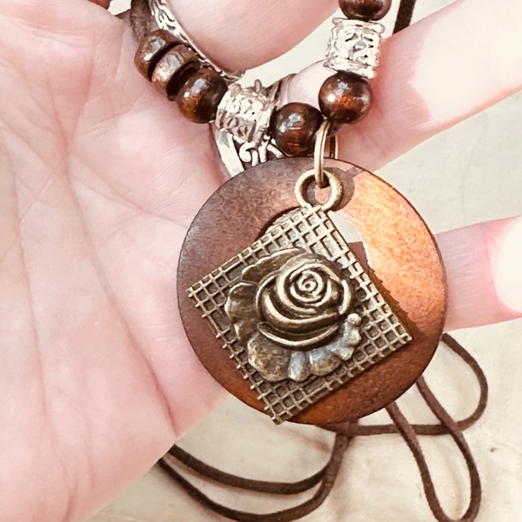 Wood Ring Pendant w/Rose Charm & Small Wood & Silver Tone Beads - Picture 7 of 10